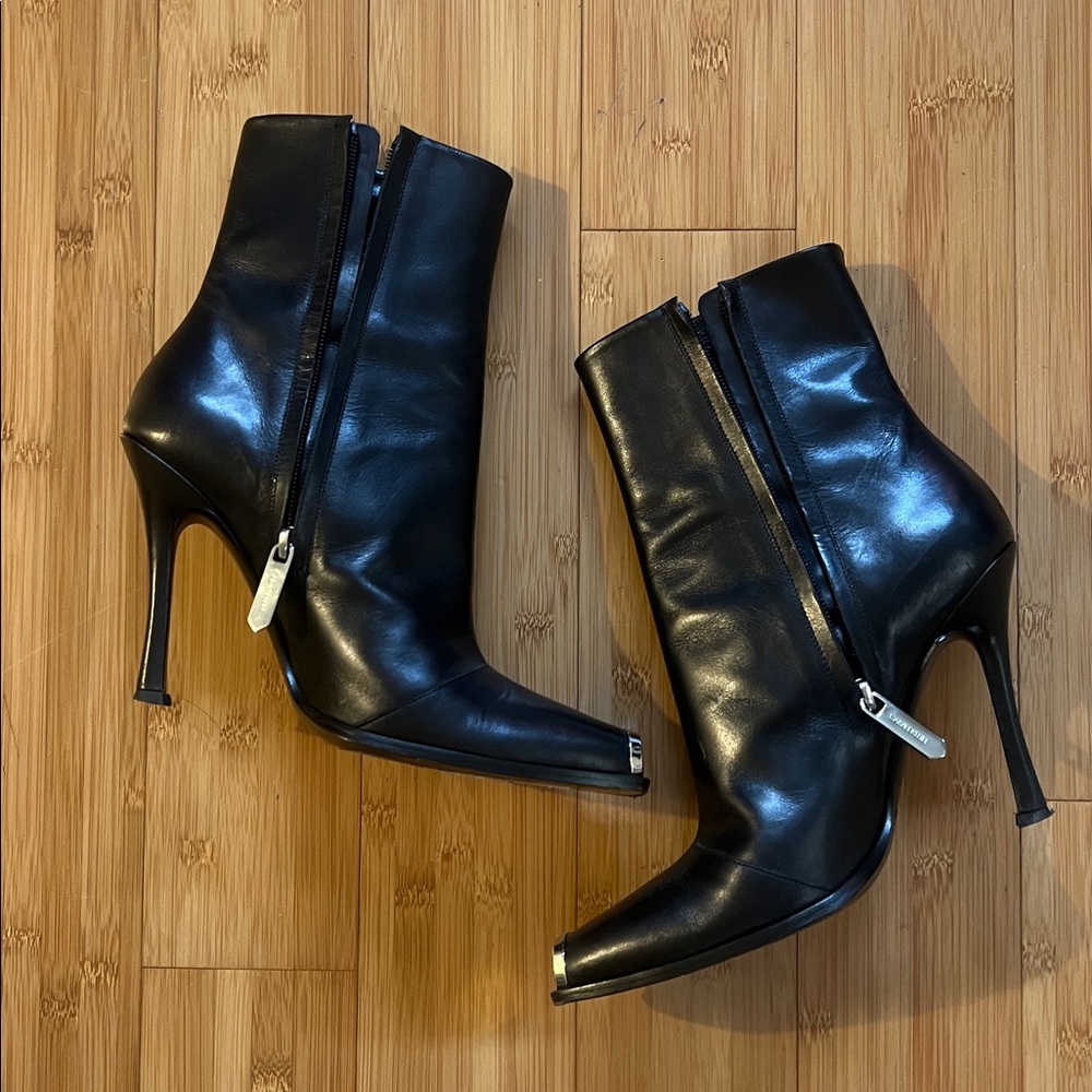 CALVIN KLEIN 205W39NYC Wilamiona Metal-Trimmed Leather Ankle Boot - Picture 7 of 12